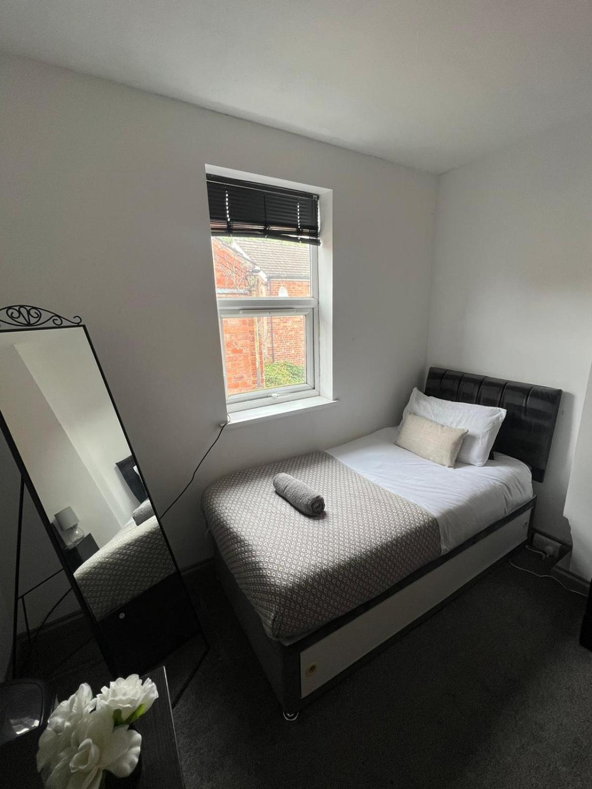Lincoln City Centre Rooms P&S Exterior photo