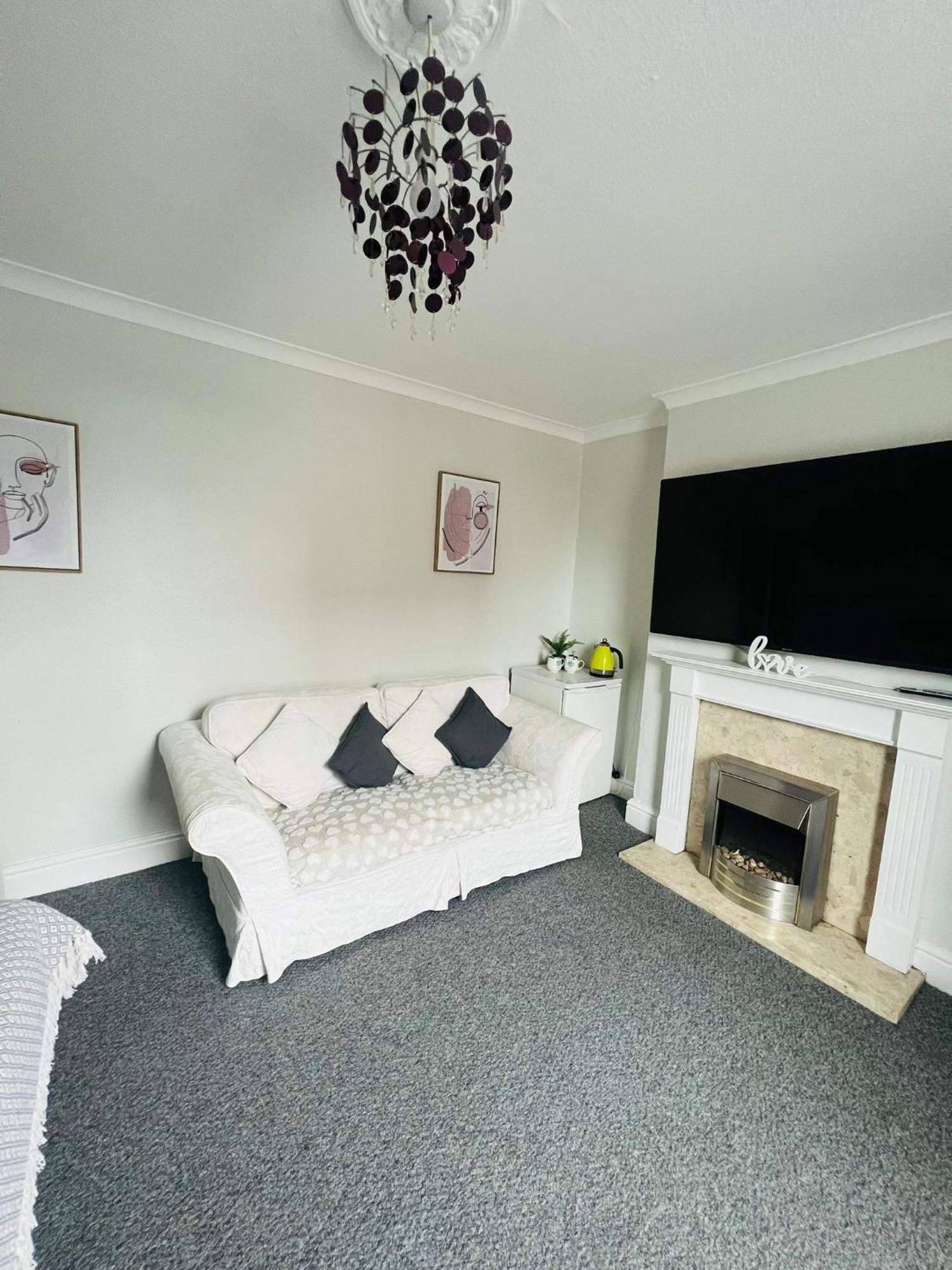 Lincoln City Centre Rooms P&S Exterior photo