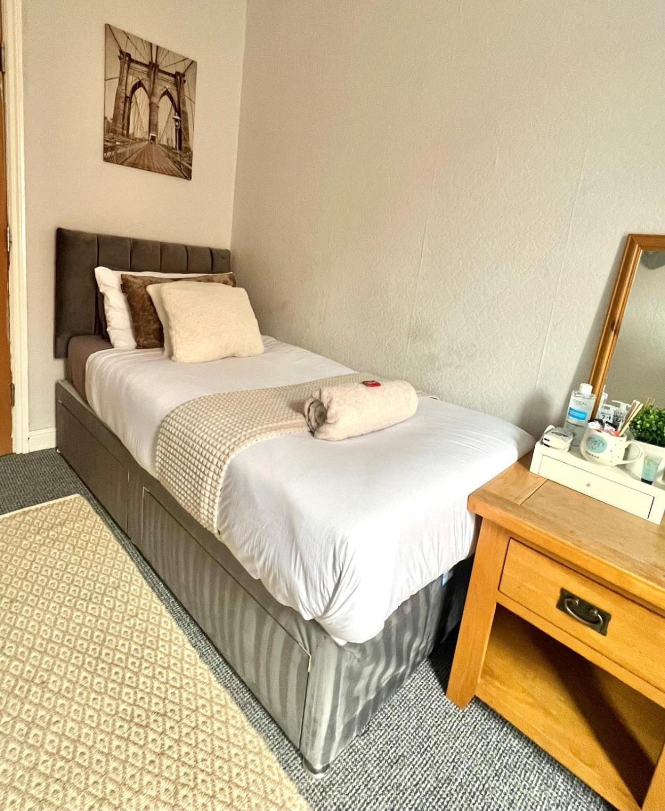 Lincoln City Centre Rooms P&S Exterior photo